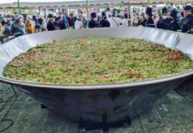 ¡Que se arme la taquiza placera! México rompe el Récord Guinness con guacamole más grande del mundo Se necesitaron 10 toneladas de aguacate cosechado en Peribán. Foto: @ARBedolla